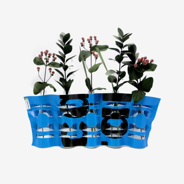 vase bleu en bäche publicitaire recyclée