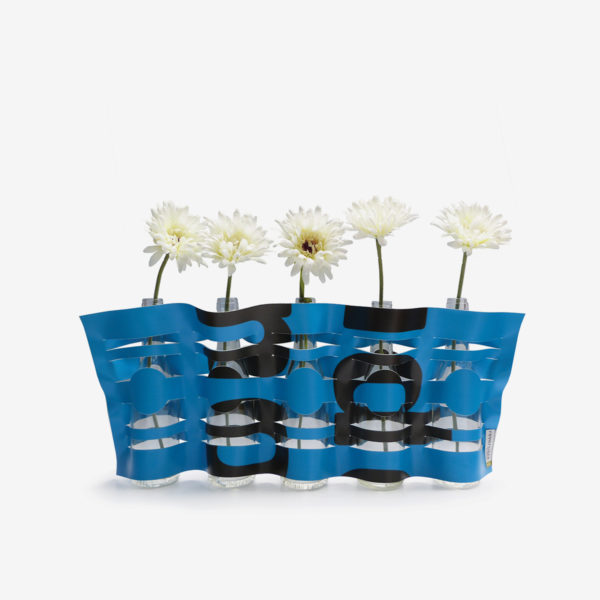 vase bleu en bâche publicitaire recyclée