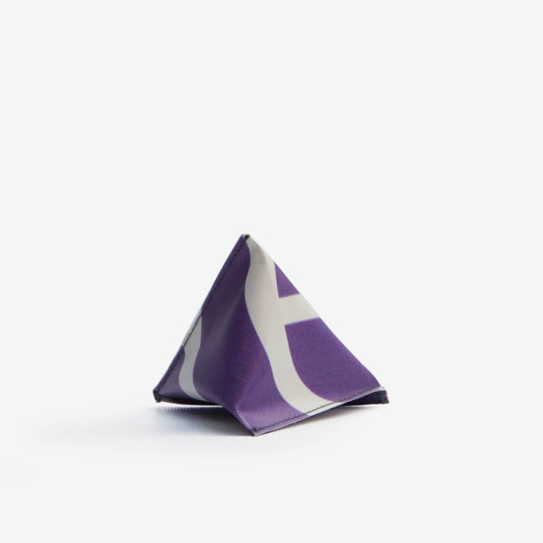 dos Porte monnaie en bâche publicitaire recyclée violette.
