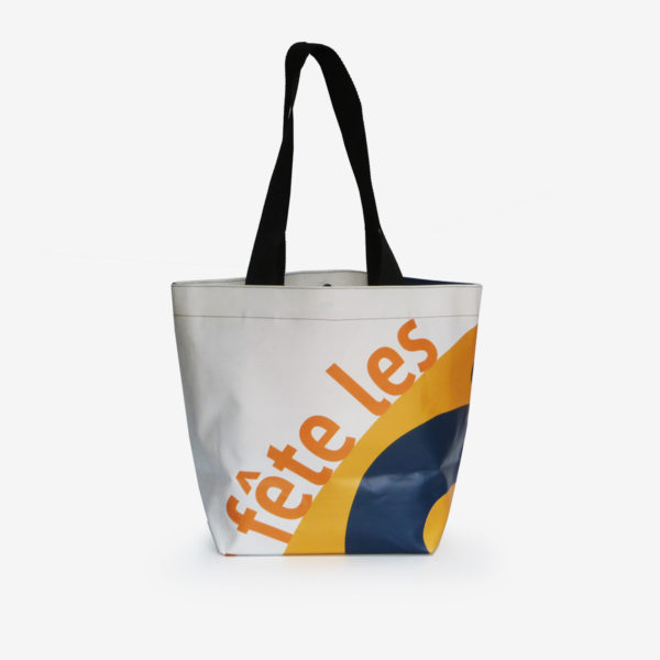 Dos de Sac cabas graphique en bâche publicitaire.