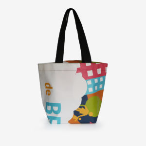 Sac cabas graphique en bâche publicitaire.