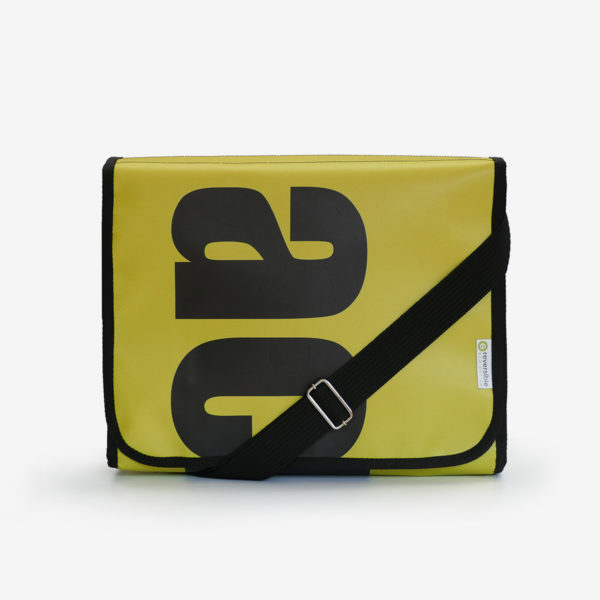 25 Sacoche graphique en bâche publicitaire jaune.