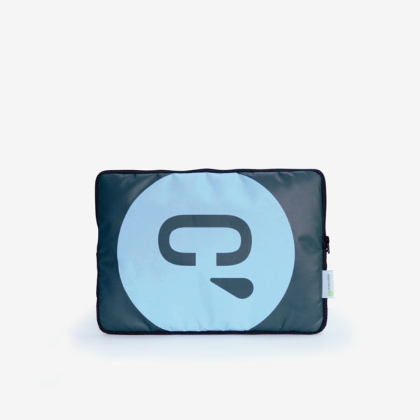 6 Housse ordinateur portable en bâche publicitaire recyclée.