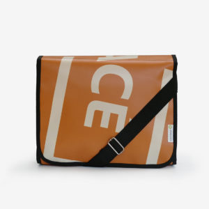 24 Sacoche orange graphique en bâche publicitaire
