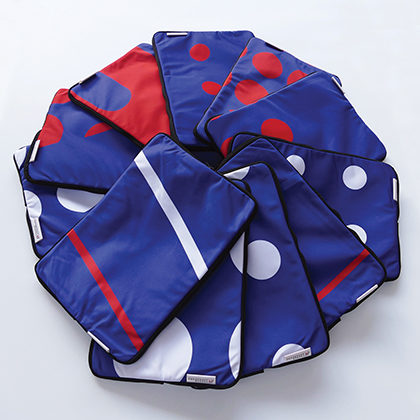 Upcycling en housses 13 pouces des toiles publicitaires de France assureurs